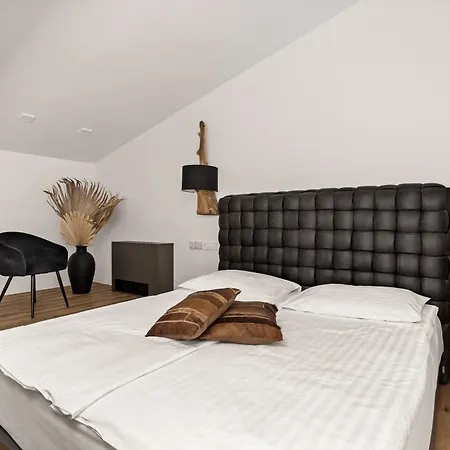 Hotell Harmonija & Padel 2*